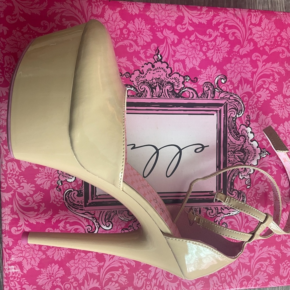 6" Platform Breast Cancer Awareness Shoe tan and pink